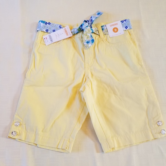 Clothes - Picture 3 of 4